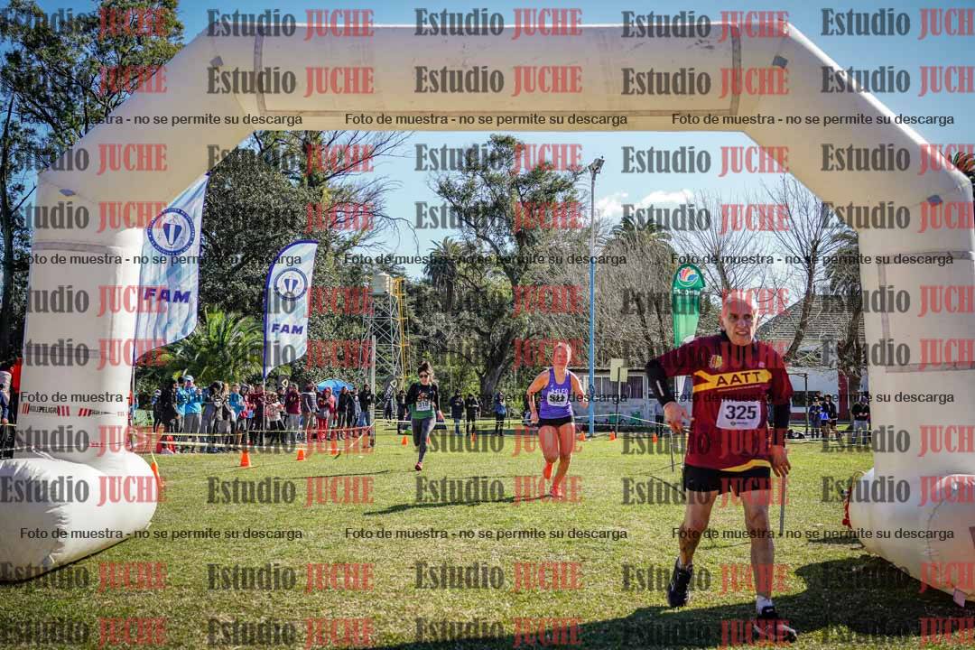 Fotos de la llegada del cross de 1500 m