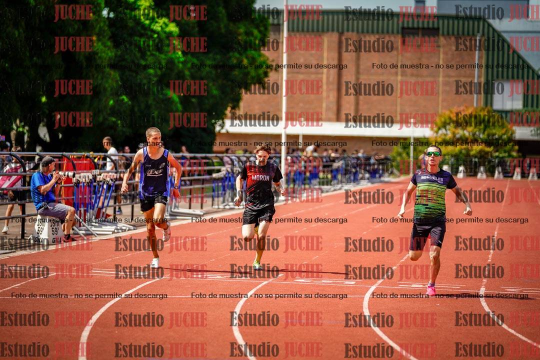 Fotos de los 400 m llanos de varones