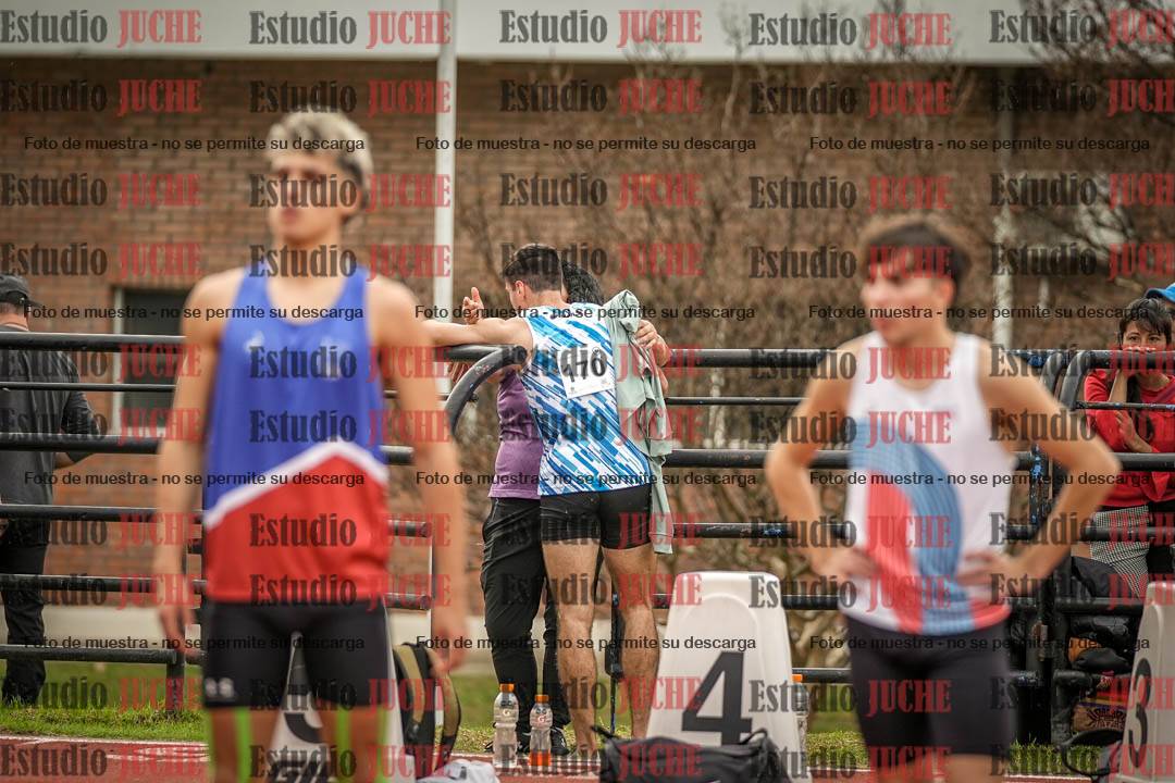 Fotos de los 100 m llanos de varones - FINAL