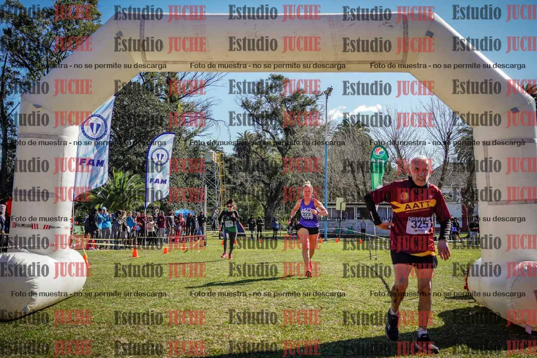 Fotos de la llegada del cross de 1500 m