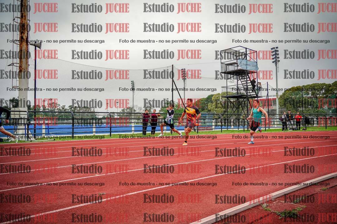 Fotos de los 200 m llanos de varones