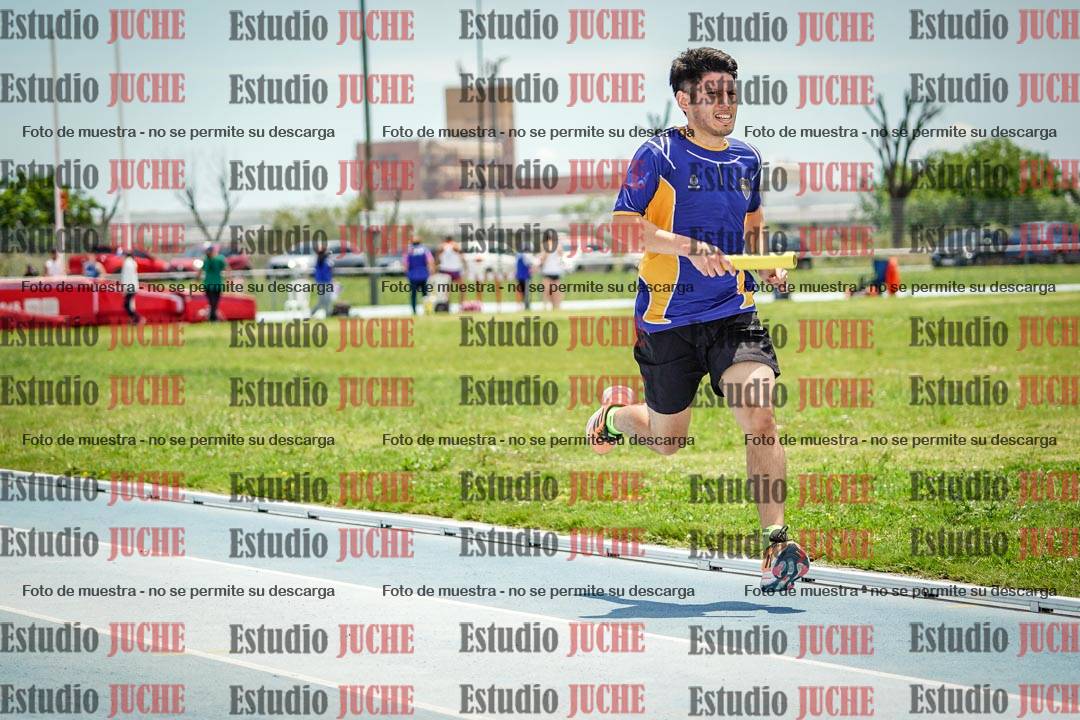 Fotos durante el transcurso de los relevos 20' para running teams - serie 2