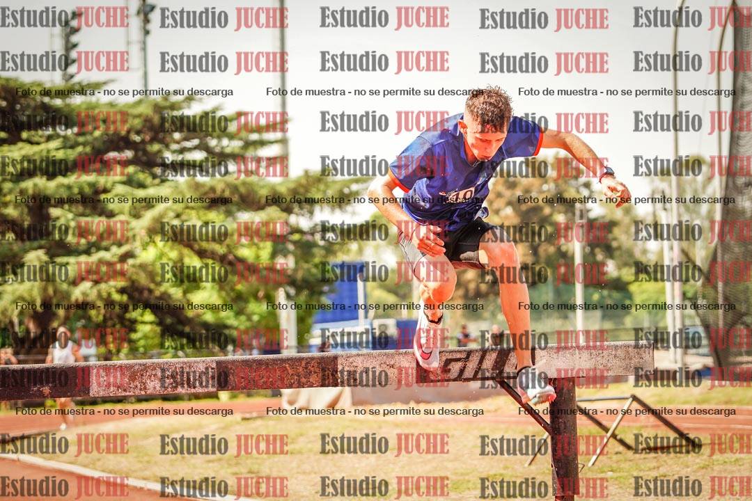 Fotos de los 3000 m con obstáculos de varones