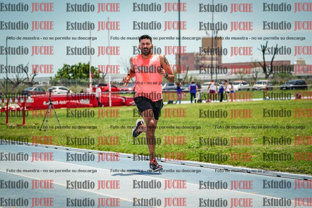 Fotos durante el transcurso de los relevos 20' para running teams - serie 2