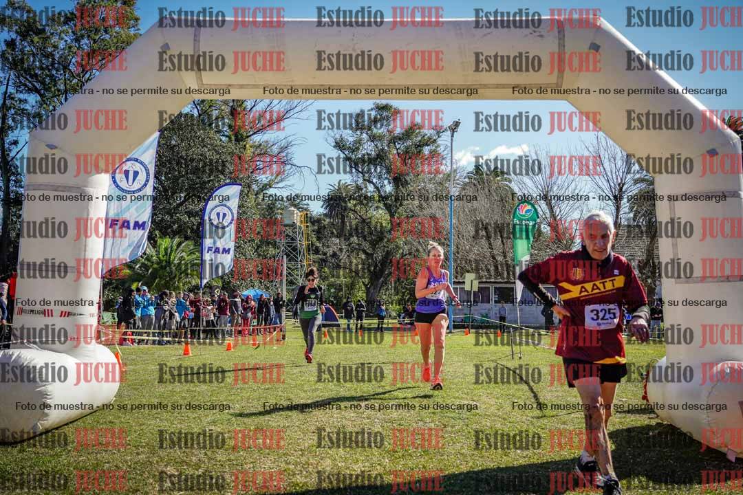Fotos de la llegada del cross de 1500 m