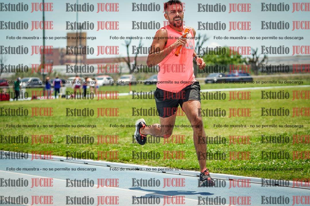 Fotos durante el transcurso de los relevos 20' para running teams - serie 2