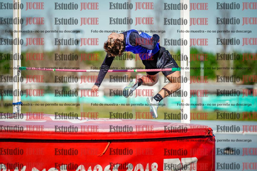 Fotos del salto en alto de mujeres y varones - U15