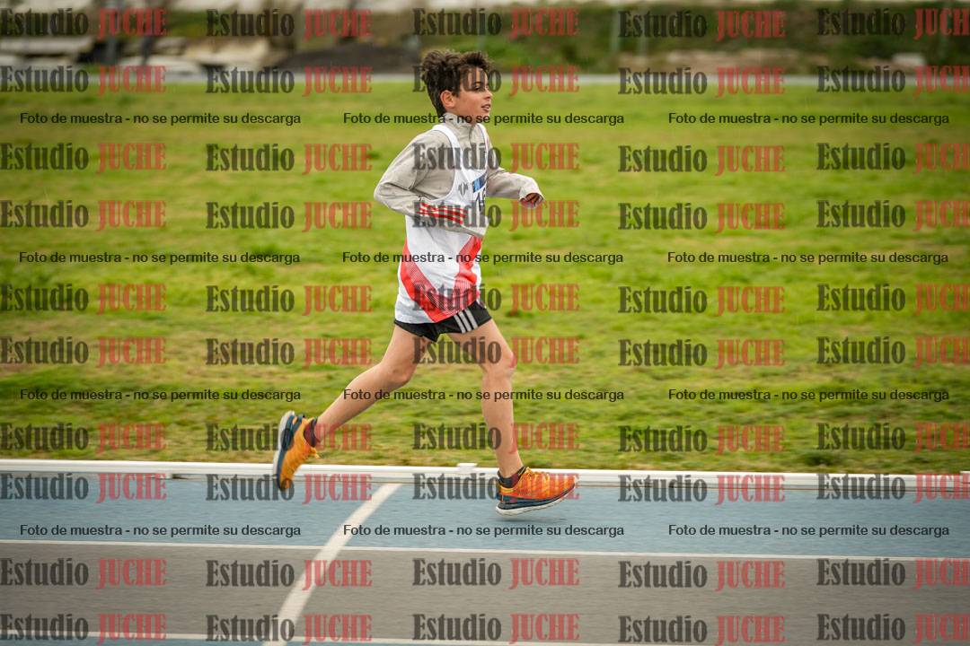 Fotos de los 2000 m llanos de mujeres U14 y U17 - varones U14