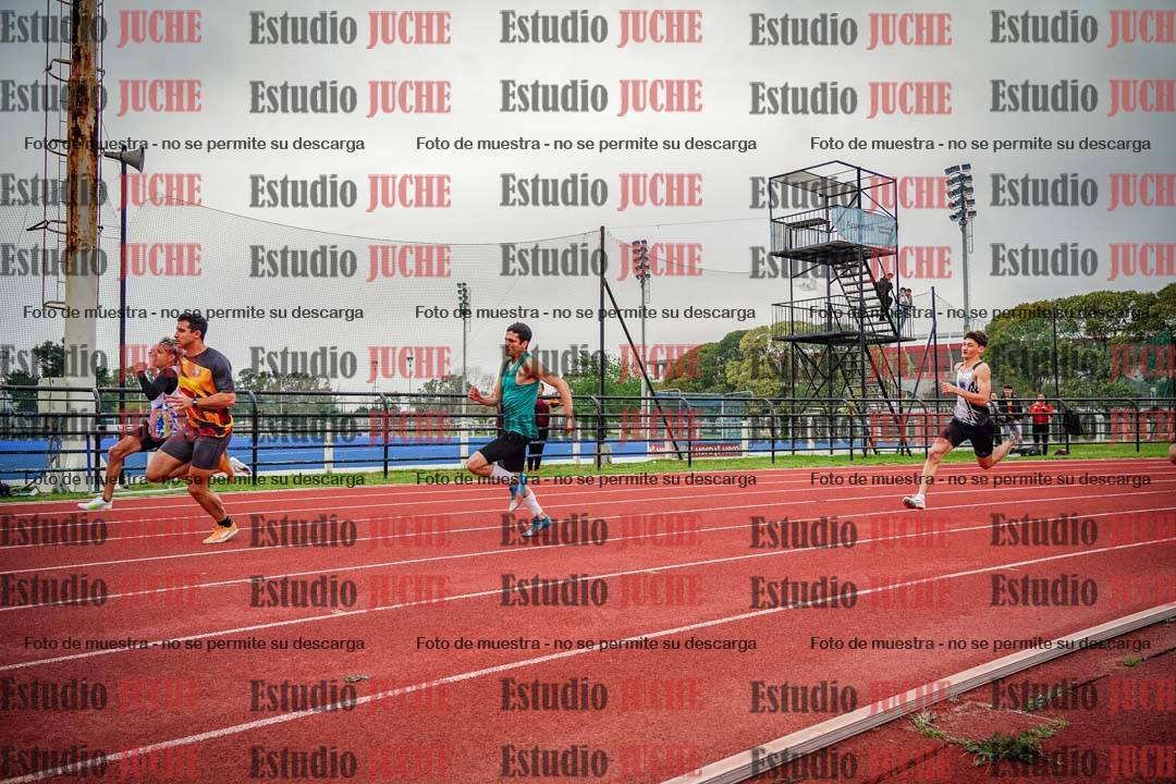 Fotos de los 200 m llanos de varones