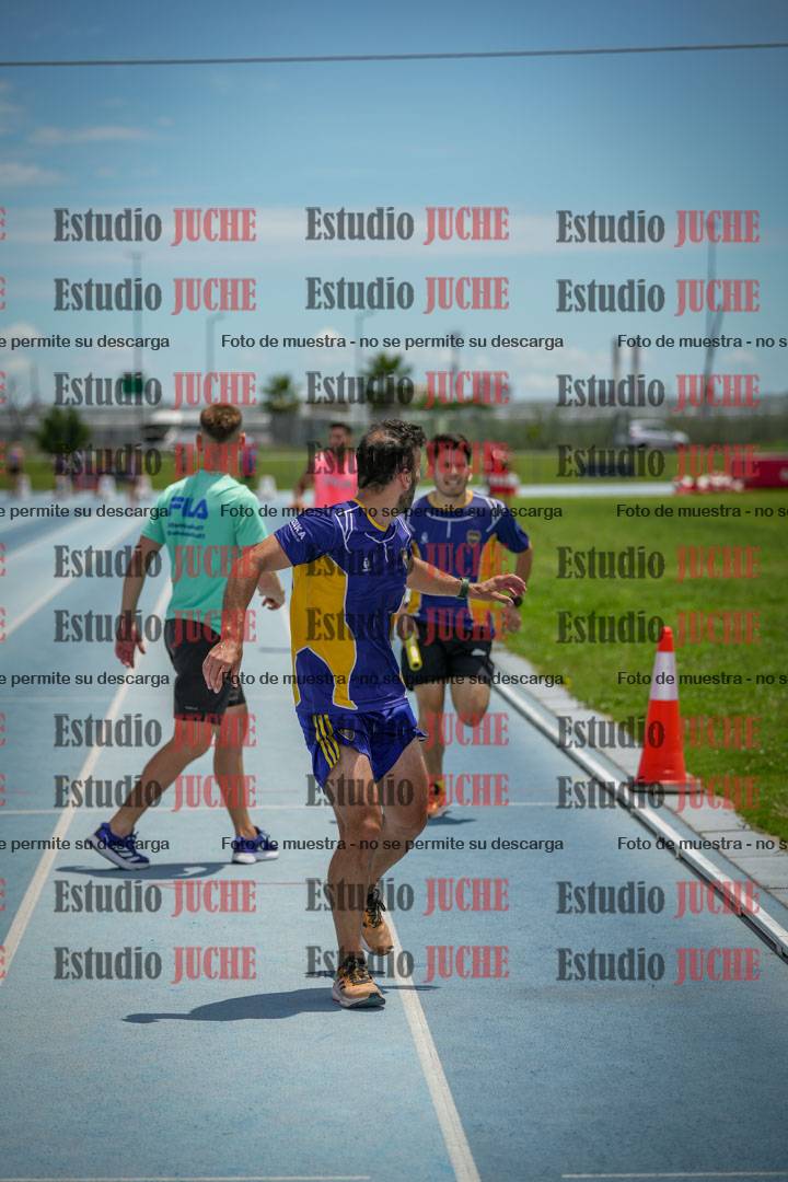 Fotos durante el transcurso de los relevos 20' para running teams - serie 2