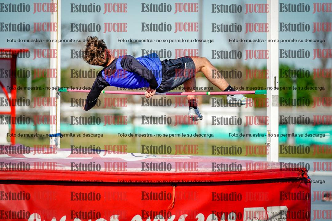 Fotos del salto en alto de mujeres y varones - U15