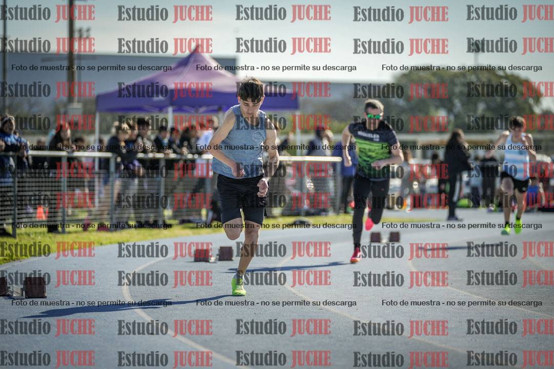 Fotos de los 400 m llanos de varones