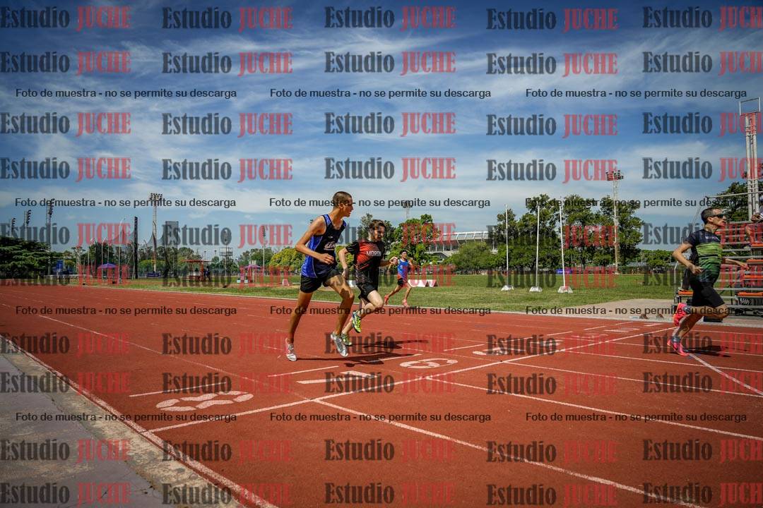 Fotos de los 400 m llanos de varones