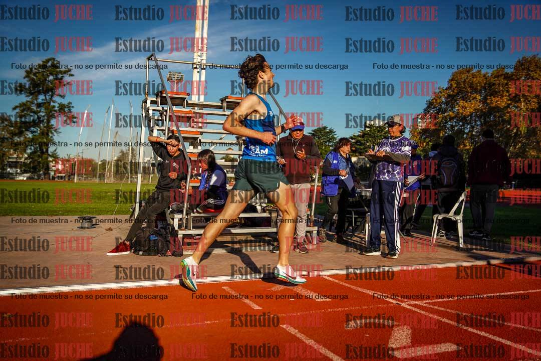 Fotos de los 3000 m llanos de varones