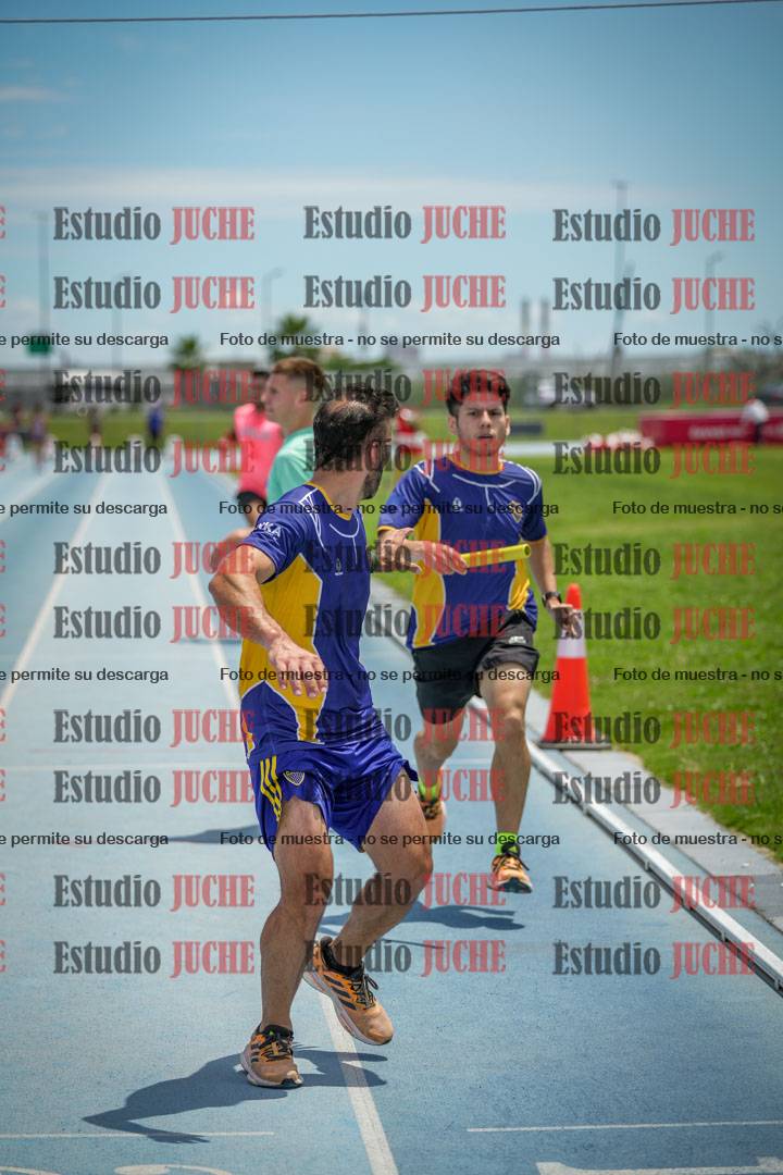 Fotos durante el transcurso de los relevos 20' para running teams - serie 2