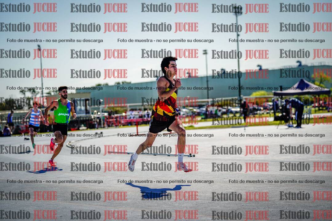 Fotos de los 400 m llanos de varones