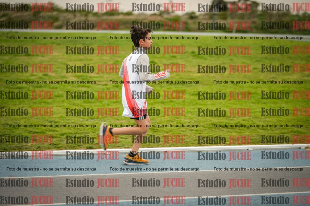 Fotos de los 2000 m llanos de mujeres U14 y U17 - varones U14