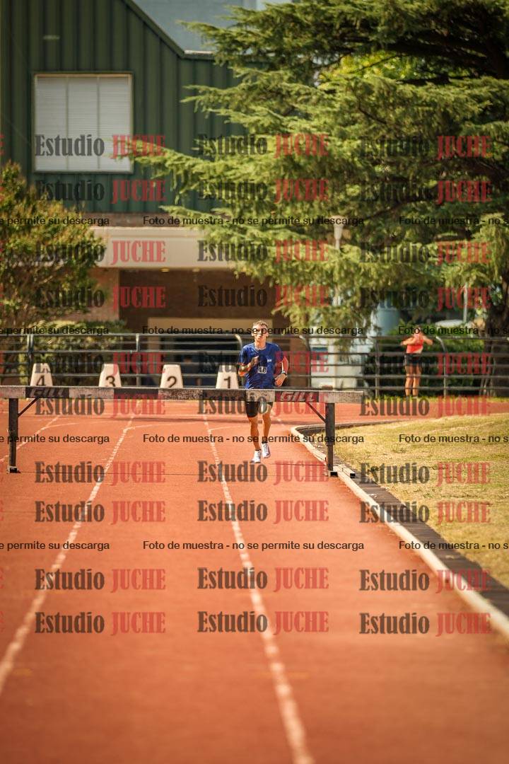 Fotos de los 3000 m con obstáculos de varones