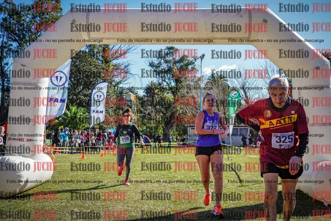 Fotos de la llegada del cross de 1500 m