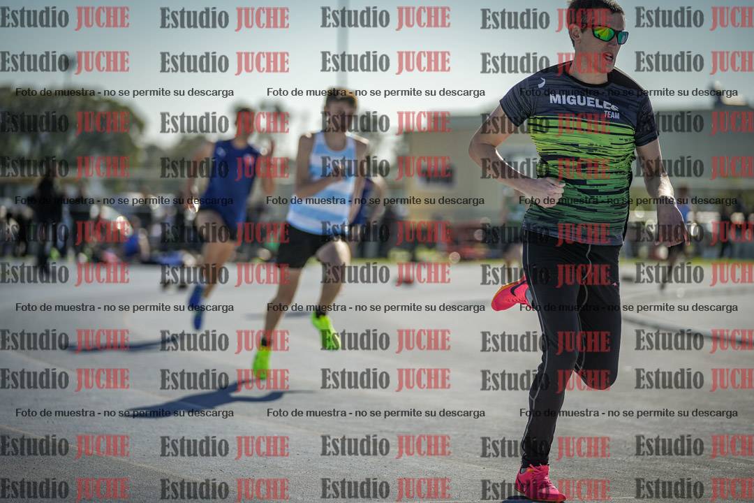 Fotos de los 400 m llanos de varones