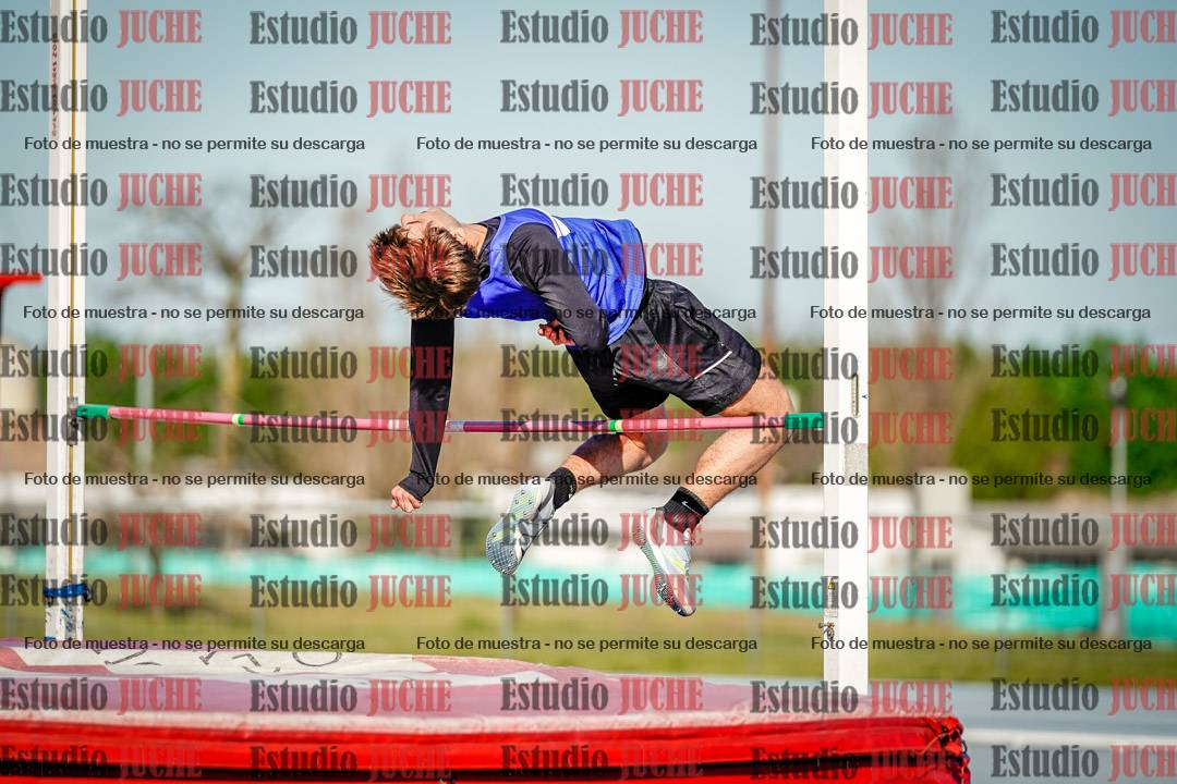 Fotos del salto en alto de mujeres y varones - U15