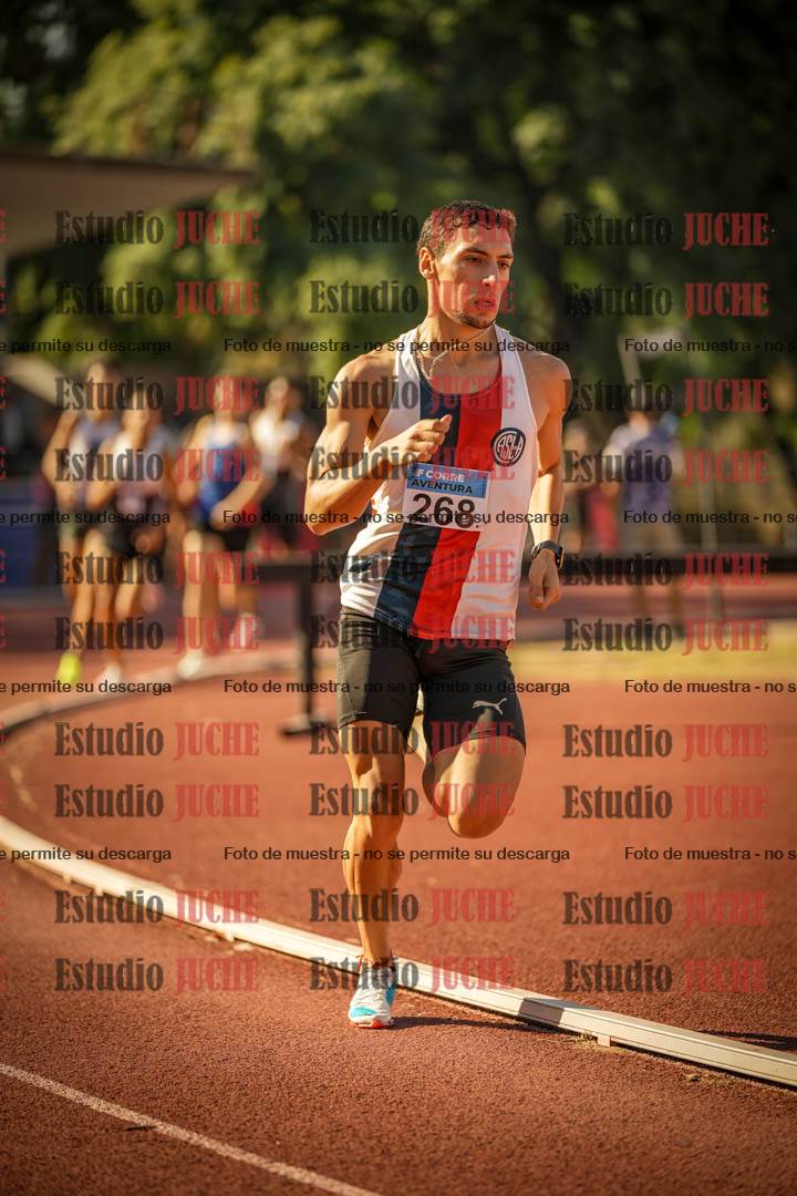 Fotos de los 800 m llanos de varones