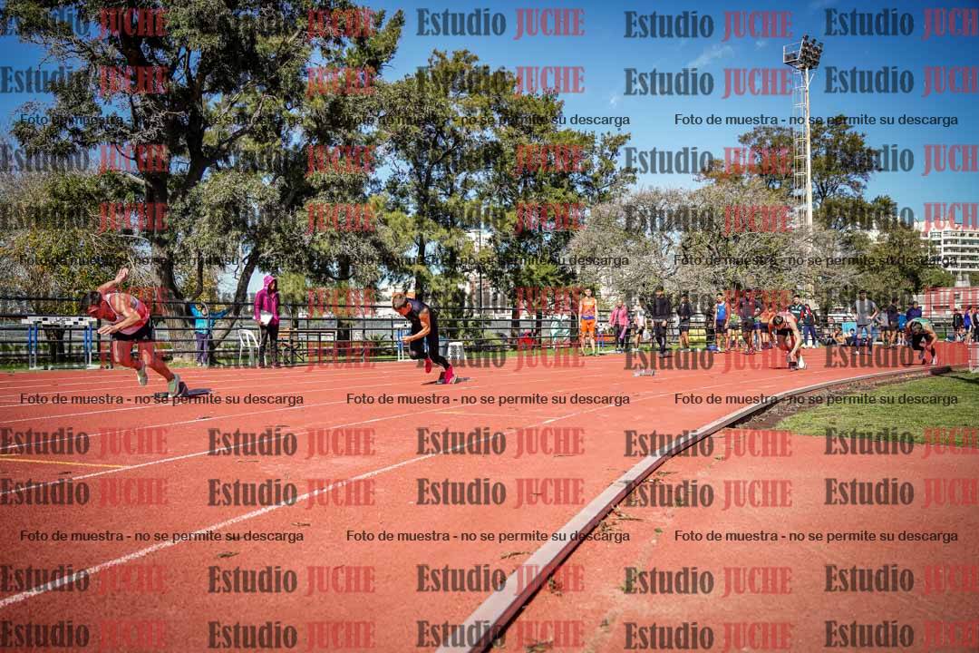 Fotos de los 200 m llanos de varones