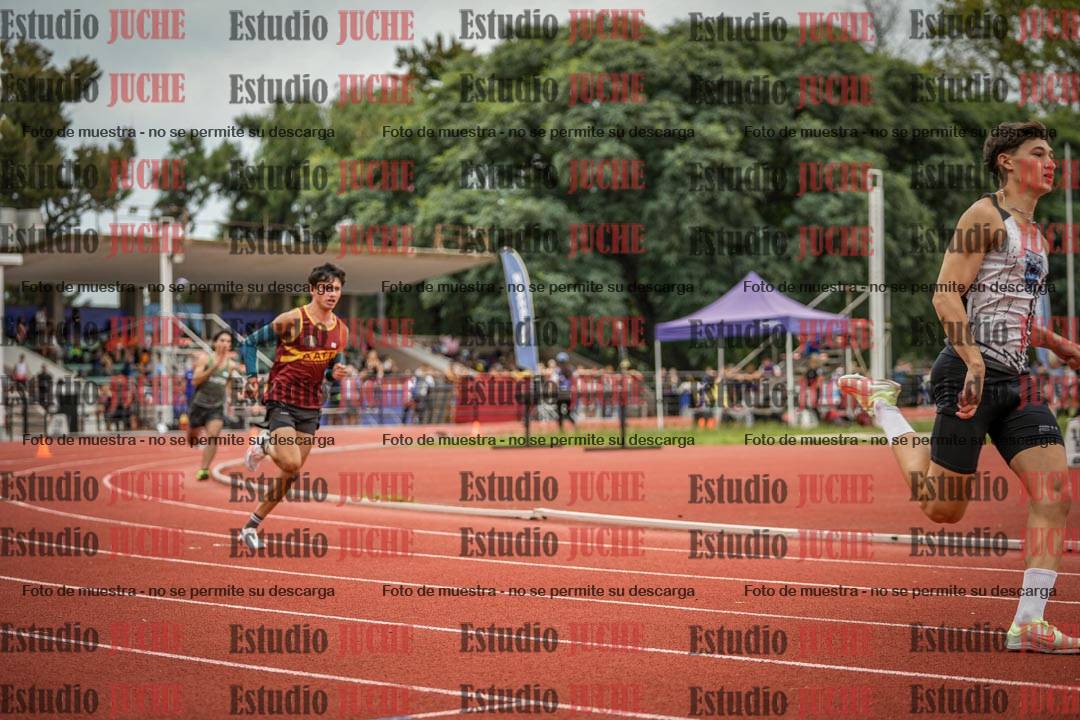 Fotos de los 400 m llanos de varones