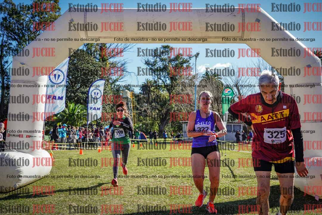 Fotos de la llegada del cross de 1500 m
