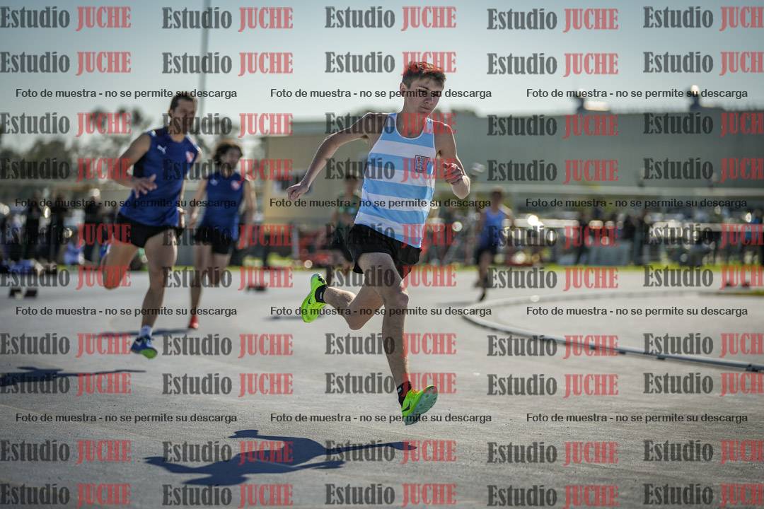 Fotos de los 400 m llanos de varones