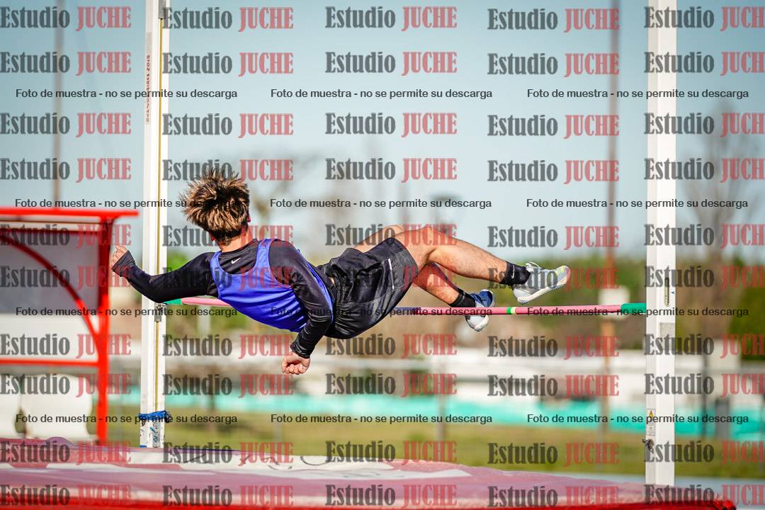 Fotos del salto en alto de mujeres y varones - U15