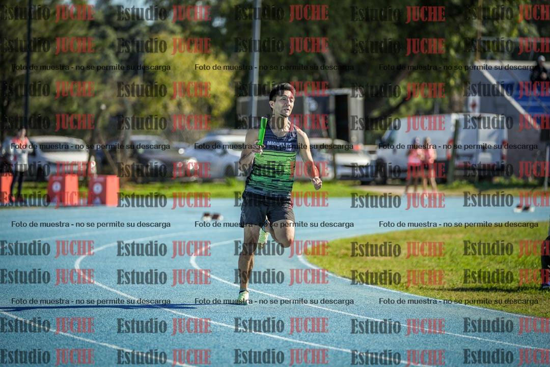 Fotos de las postas 4x200 m llanos de mujeres