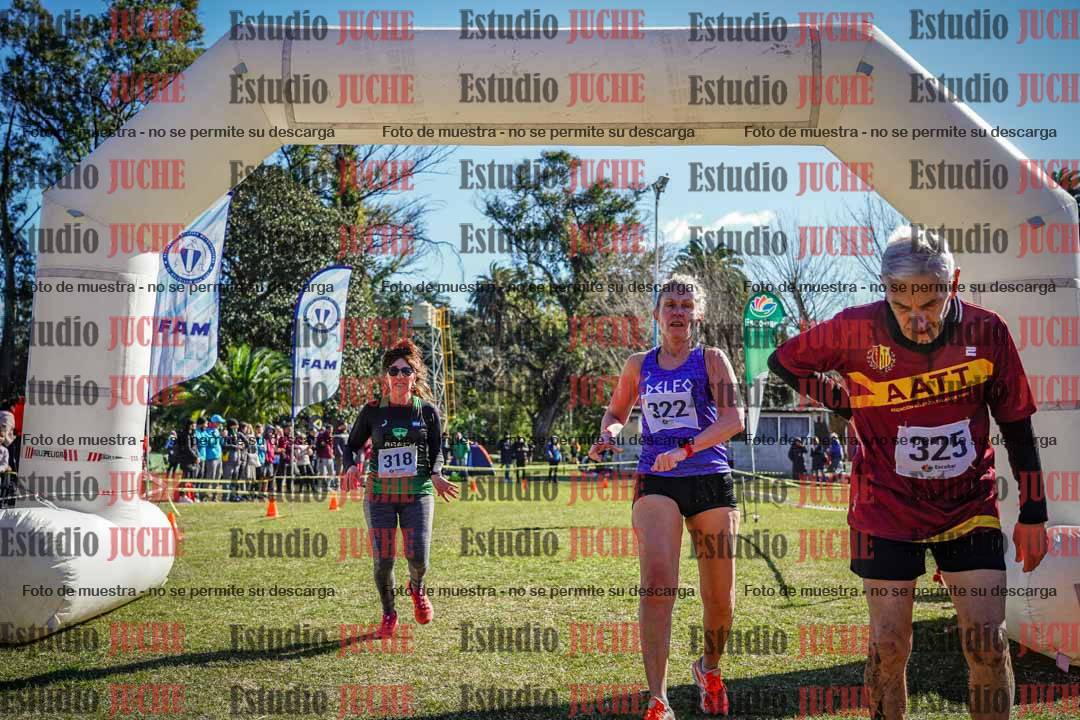 Fotos de la llegada del cross de 1500 m