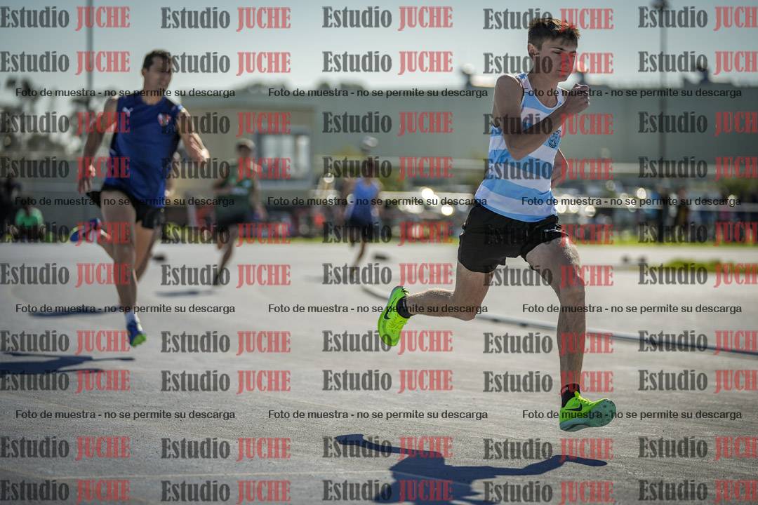 Fotos de los 400 m llanos de varones