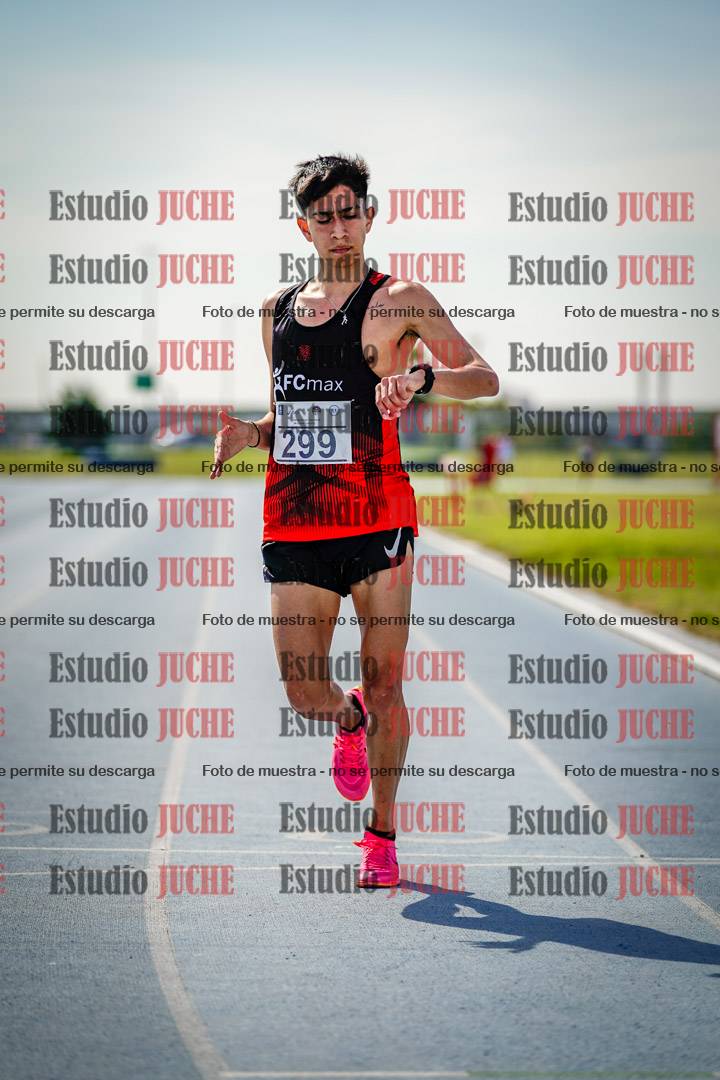 Fotos de los 3000 m llanos de varones