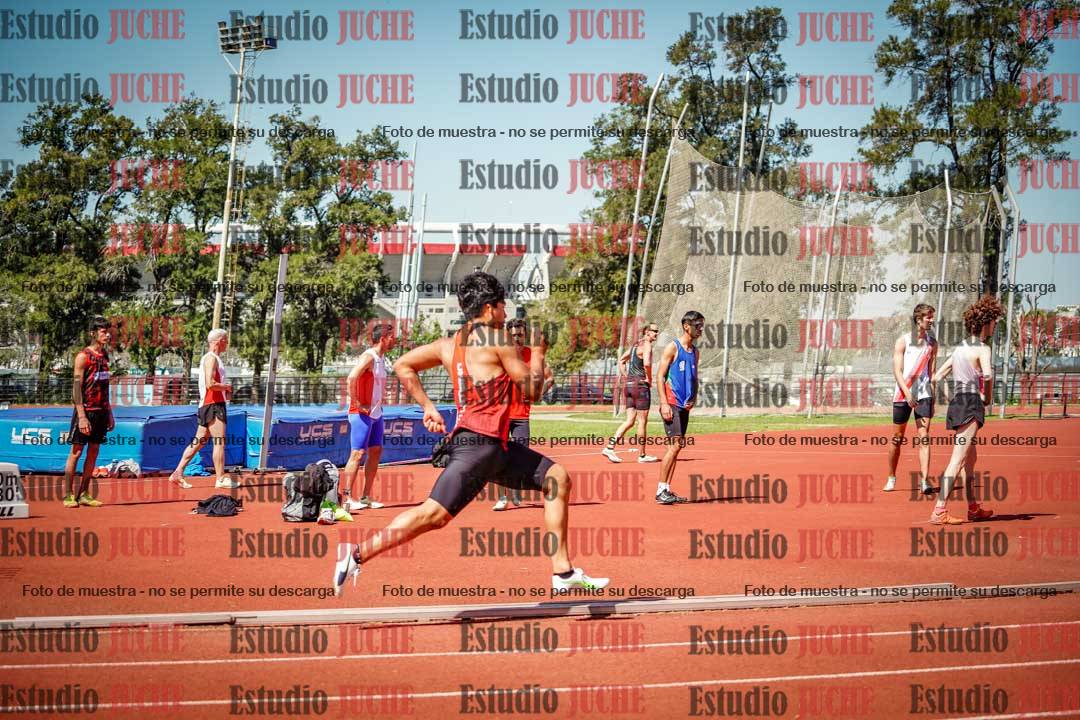 Fotos de los 400 m llanos de varones