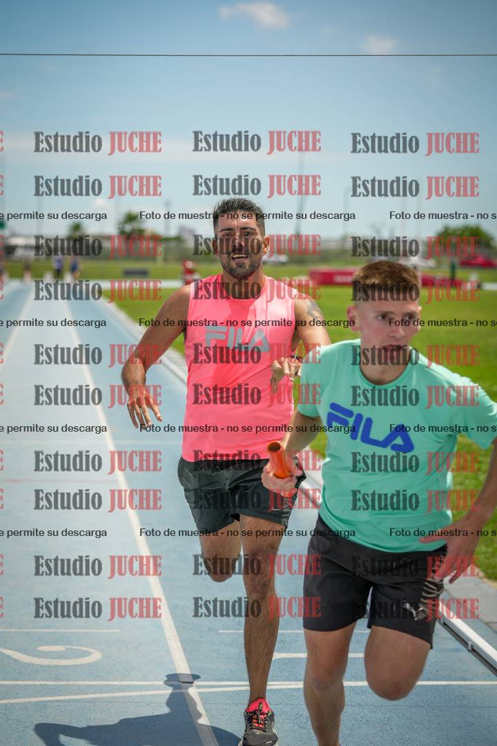 Fotos durante el transcurso de los relevos 20' para running teams - serie 2