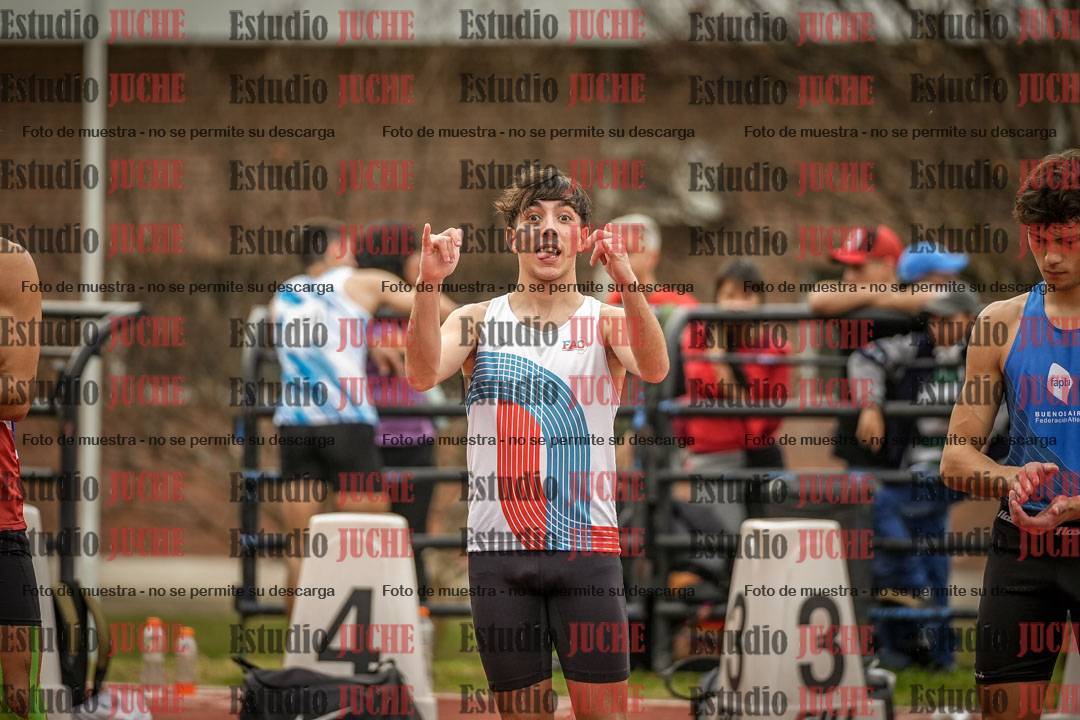 Fotos de los 100 m llanos de varones - FINAL
