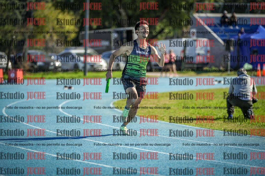 Fotos de las postas 4x200 m llanos de mujeres