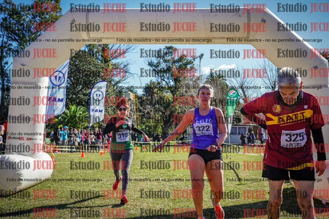 Fotos de la llegada del cross de 1500 m