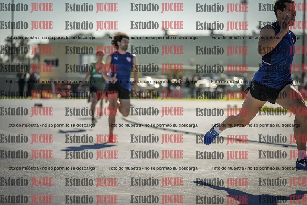 Fotos de los 400 m llanos de varones
