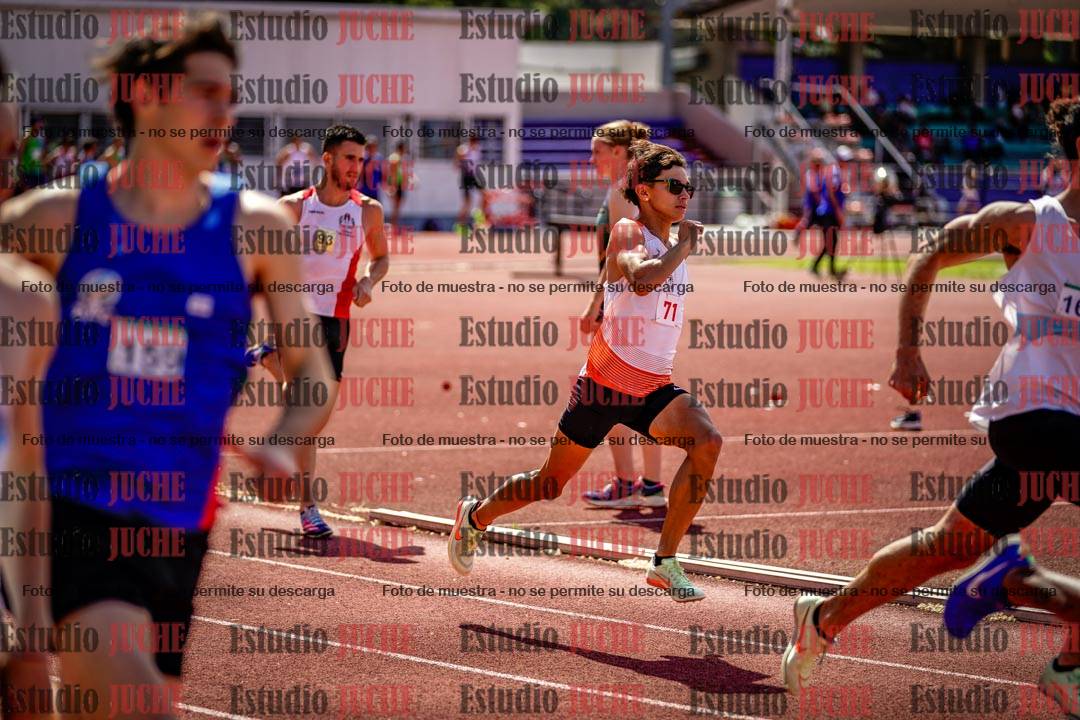 Fotos de los 800 m llanos de varones