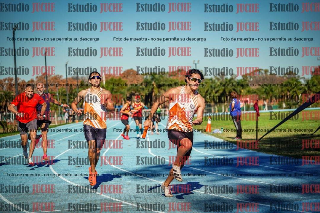 Fotos de las postas 4x200 m llanos de mujeres