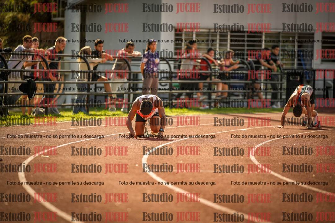 Fotos de los 400 m llanos de varones
