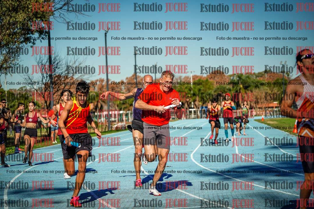 Fotos de las postas 4x200 m llanos de mujeres