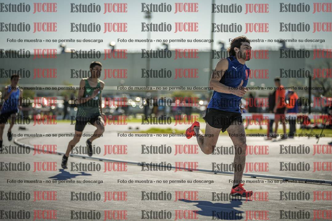 Fotos de los 400 m llanos de varones