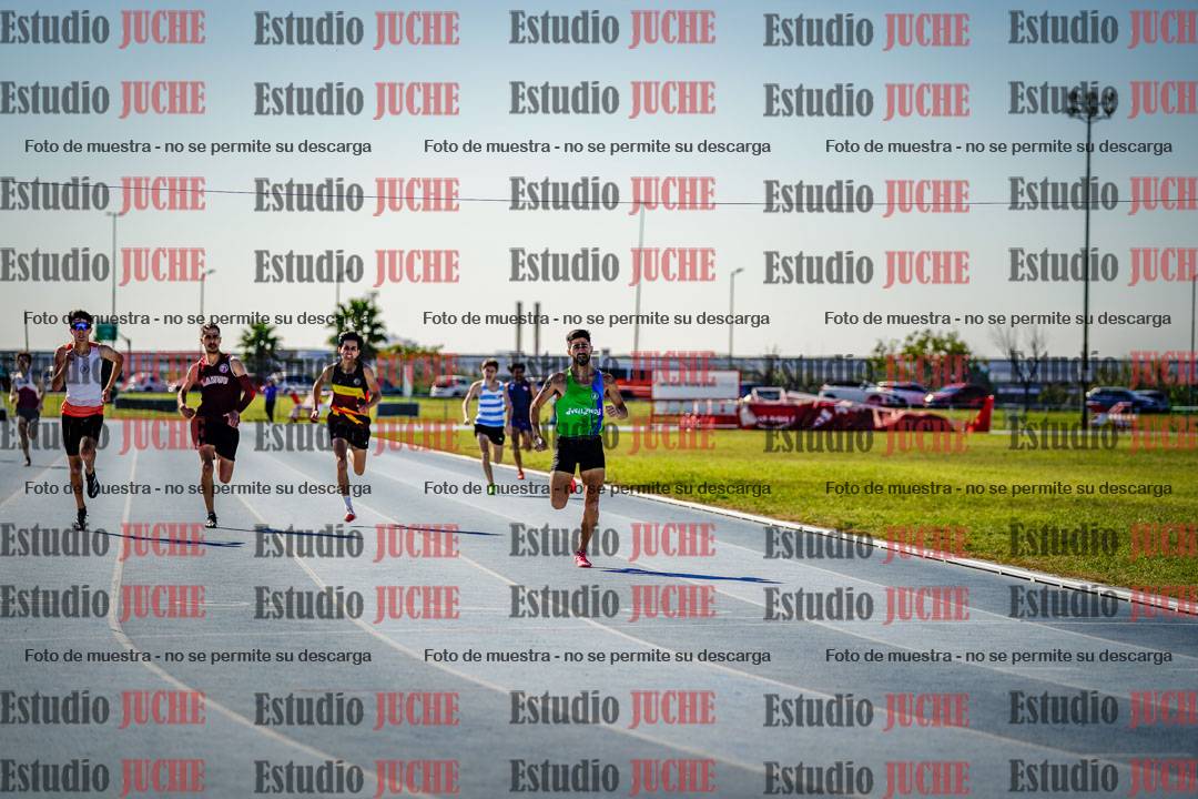 Fotos de los 400 m llanos de varones