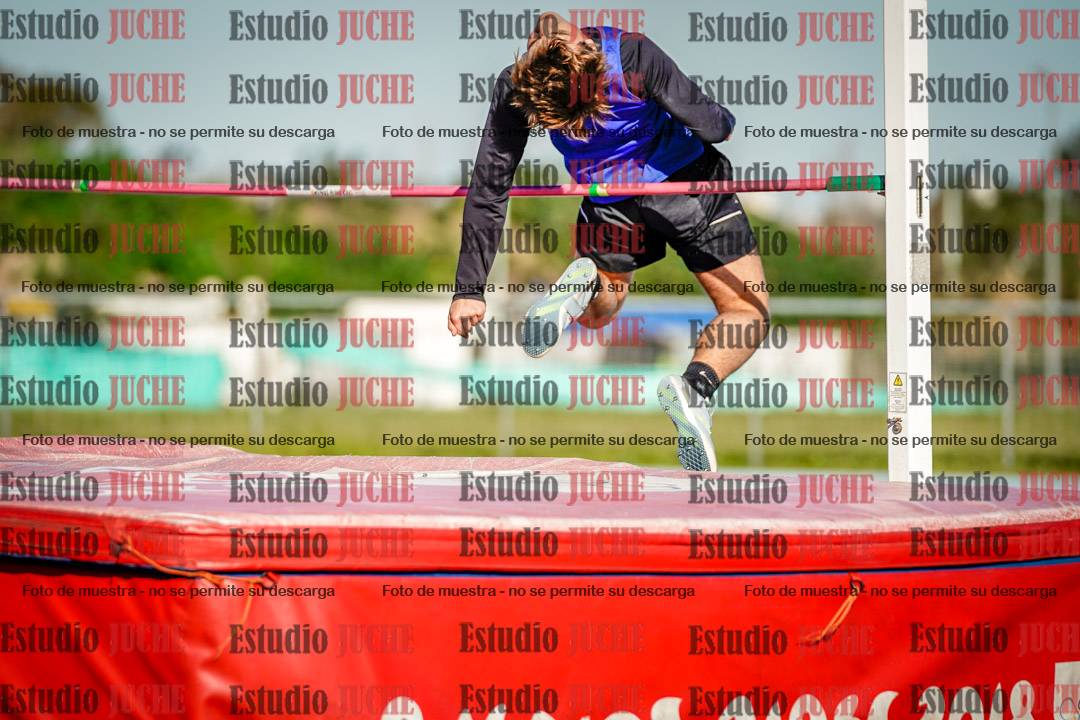 Fotos del salto en alto de mujeres y varones - U15