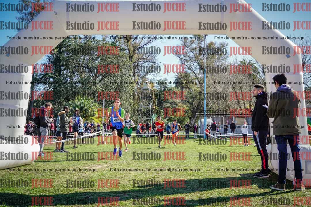 Fotos de la llegada del cross de 2000 m