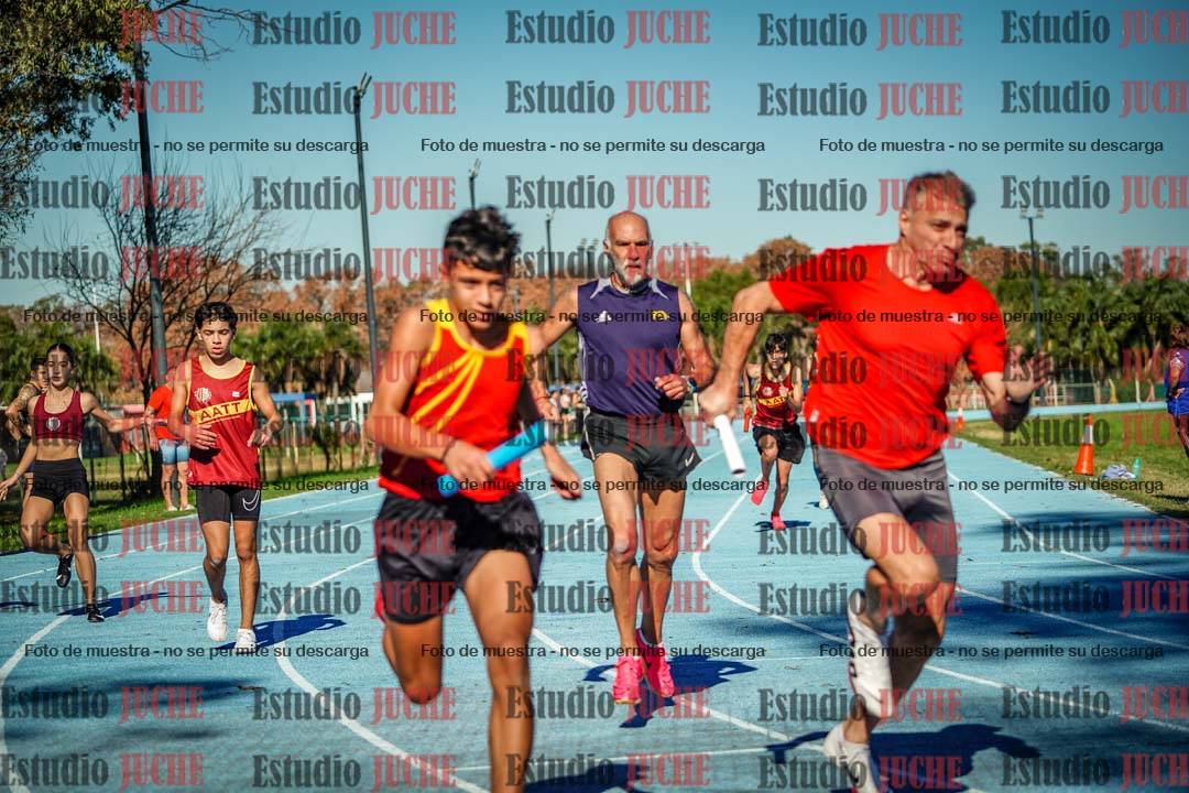 Fotos de las postas 4x200 m llanos de mujeres
